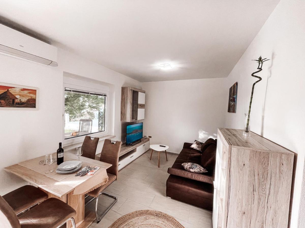 Riad Apartments Zgornje Skofije Eksteriør billede