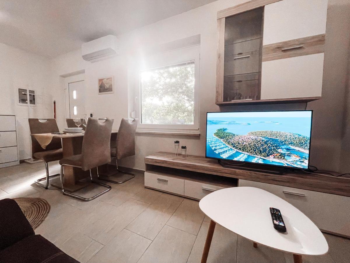 Riad Apartments Zgornje Skofije Eksteriør billede