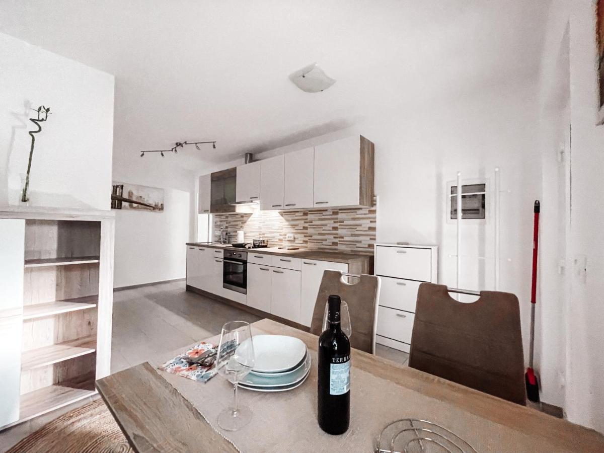 Riad Apartments Zgornje Skofije Eksteriør billede