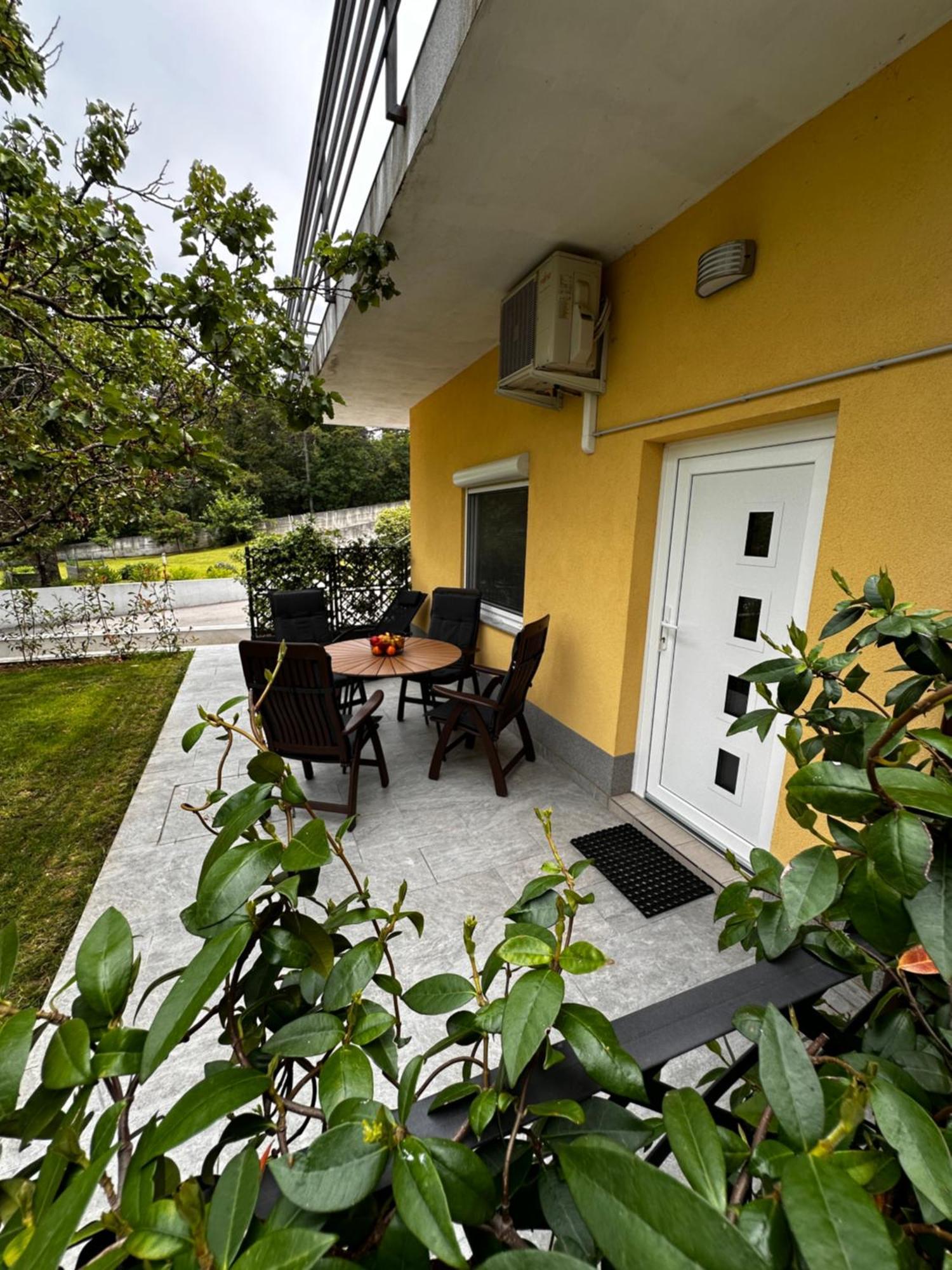 Riad Apartments Zgornje Skofije Eksteriør billede
